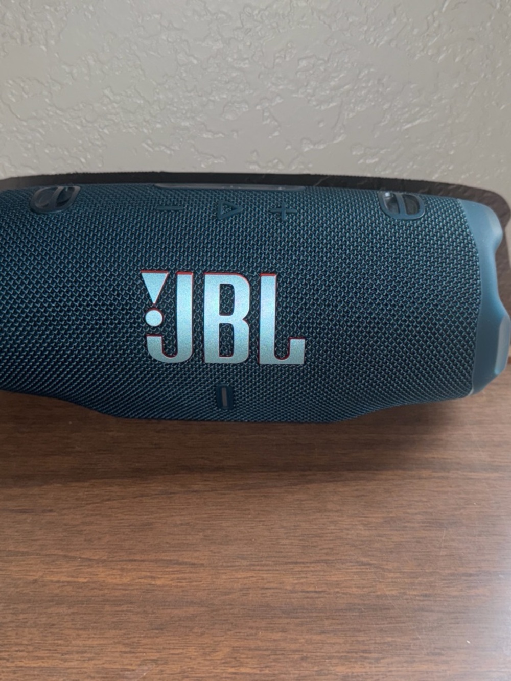 JBL Charge 6 Bluetooth Speaker